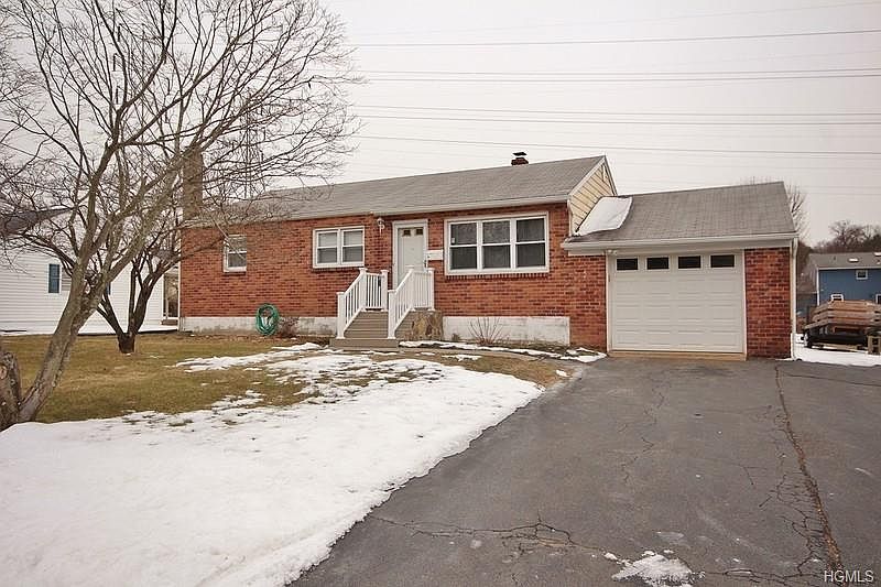 1st image of 19 Walter Dr