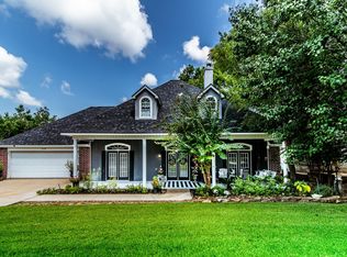510 River Oaks Dr, Huntsville, TX 77340