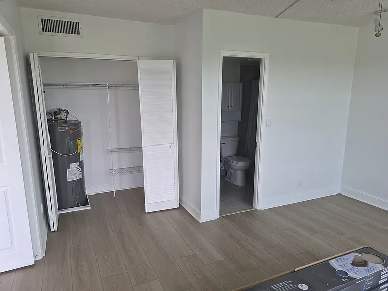 3050 N Palm Aire Dr #702 — Photo 33