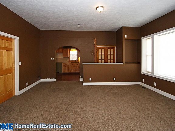 4th image of 5405 Roose St