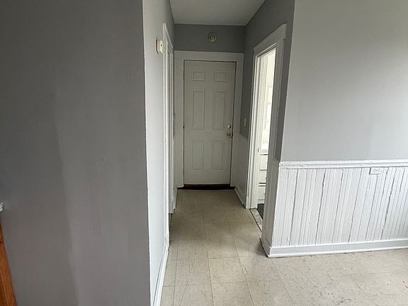 3rd image of 103 Glen St #2
