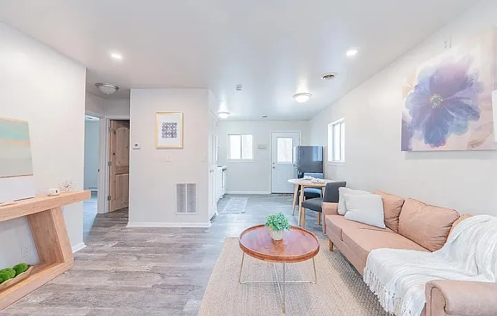 7163 & 7165 W Tulip St — Photo 16