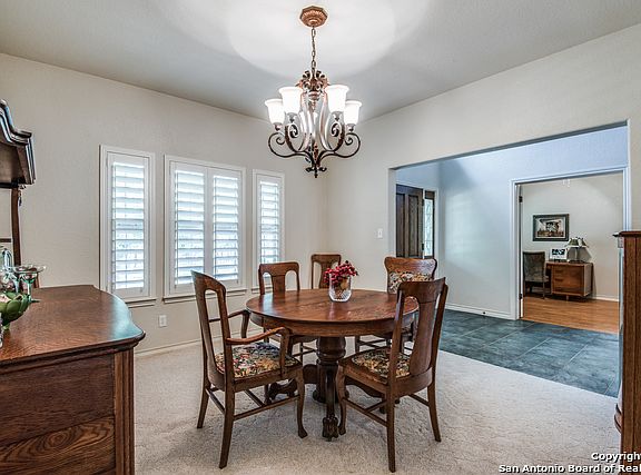 4th image of 606 Sandy Oaks Dr