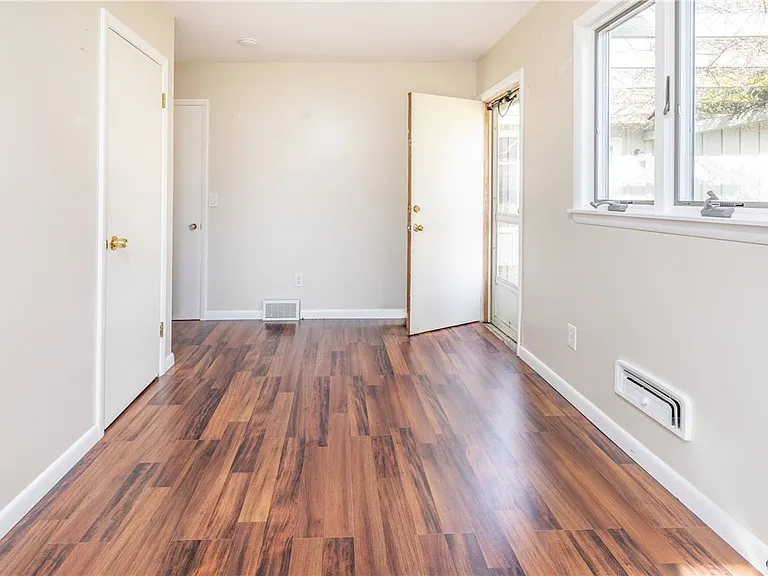 35 Lakeview Cir — Photo 15