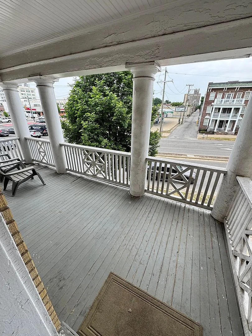 808 N Arthur Ashe Blvd — Photo 4