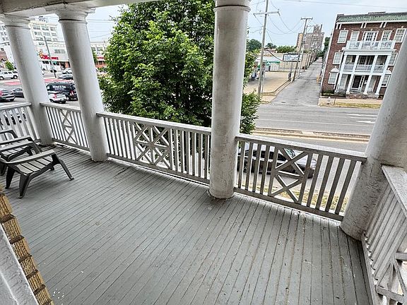 4th image of 808 N Arthur Ashe Blvd APT 5