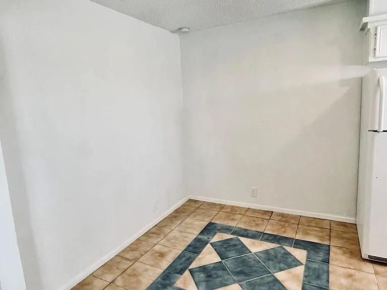 1203 Redwood Dr #C — Photo 5