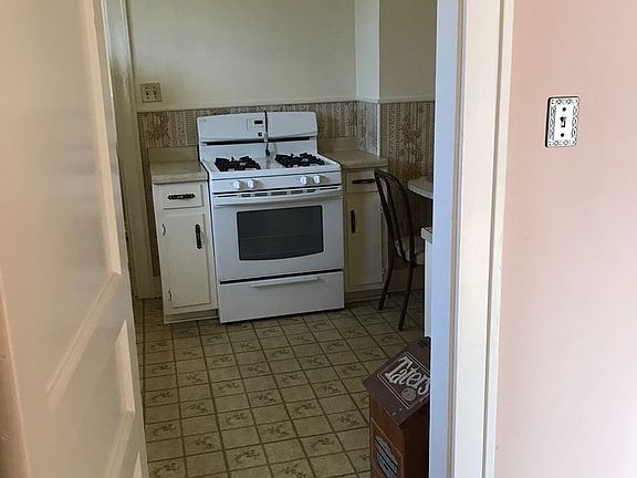 4th image of 406 W Hale Ave