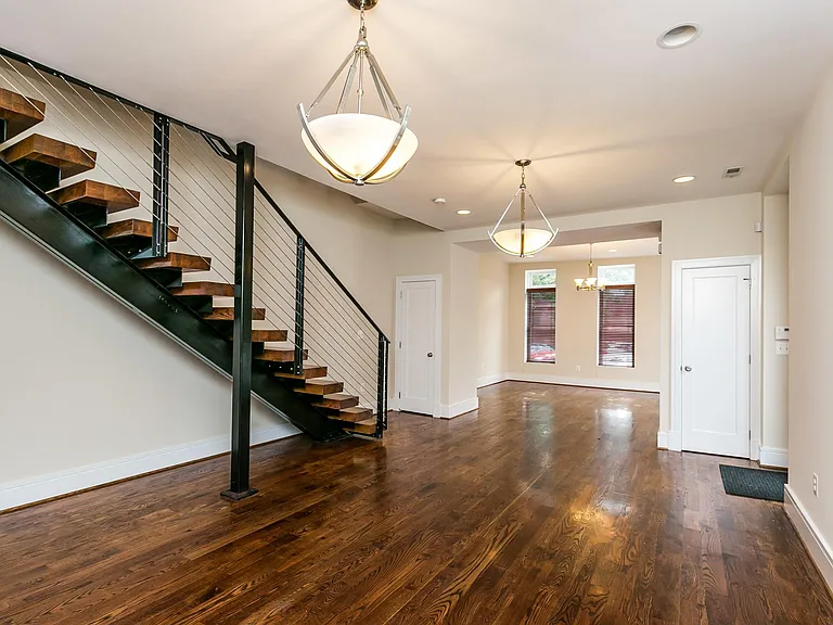 2201 E Fairmount Ave #A — Photo 8