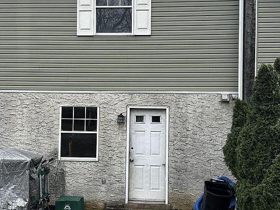 2nd image of 515 N York Rd #9