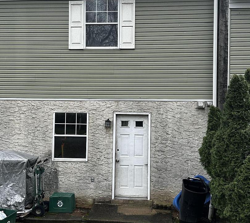 2nd image of 515 N York Rd #9