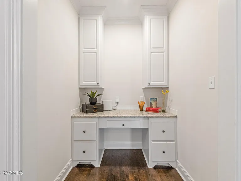 110 Olivewood Dr — Photo 29
