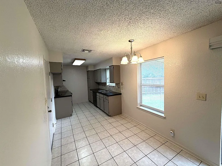 4830 Lovers Ln — Photo 3
