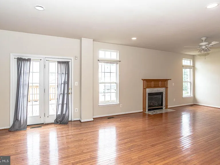 8004 Towering Oak Way — Photo 10