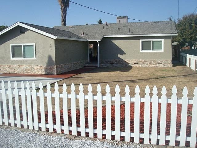 1st image of 12605 La Gallina Ave