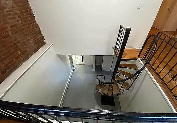 5th image of 725 9th Ave #Tc