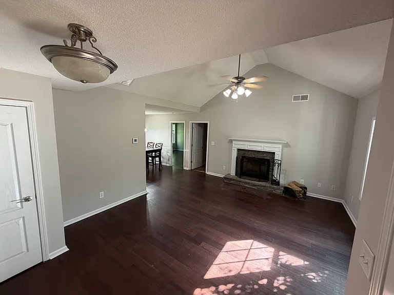 10 Walton Woods Ct — Photo 9
