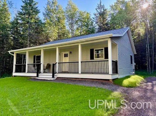 1007 Colby Hill Rd, Bessemer, MI 49911