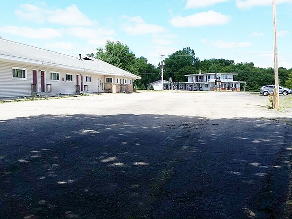 2nd image of 620 W Highway 212