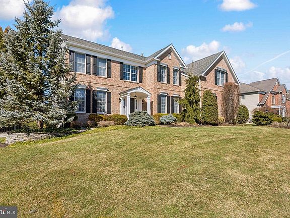 2nd image of 103 Oakmont Dr