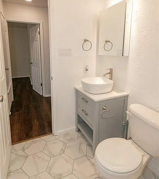 10604 Lanshire Dr #B — Photo 11