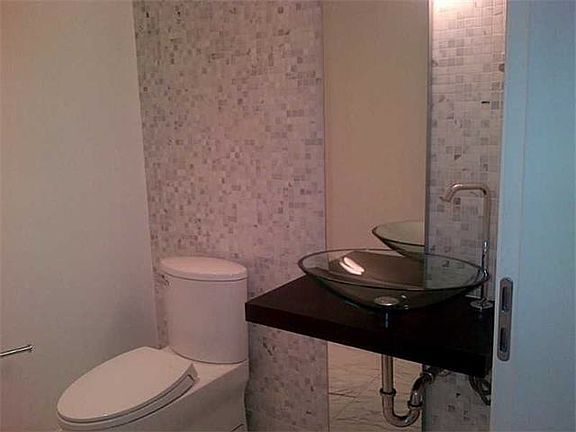 2nd image of 200 Biscayne Blvd #3611