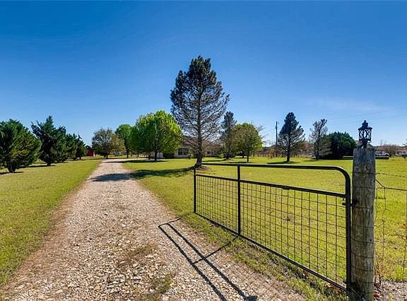 3rd image of 1051 County Road 204