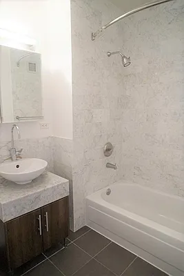 Rented by Renetta Real Estate | media 39