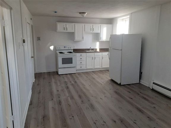 2nd image of 143 Groveland St #8