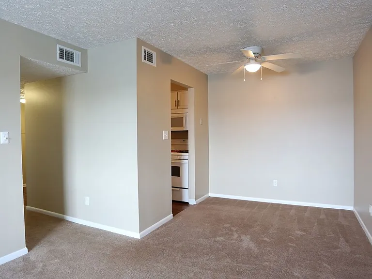 Stadium View Apartments — Photo 19
