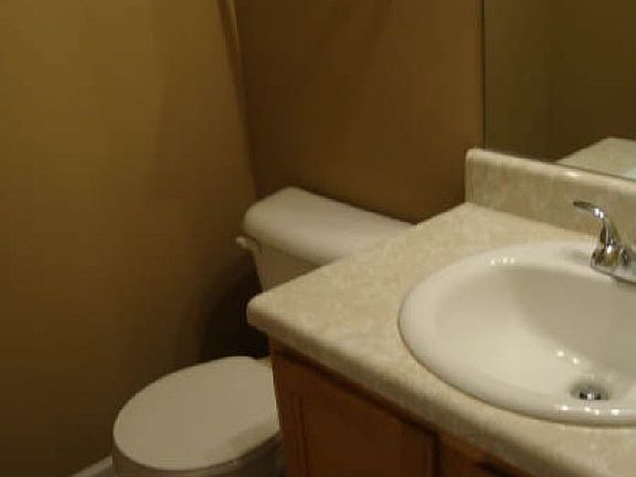 5th image of 3001 Knoll View Pl
