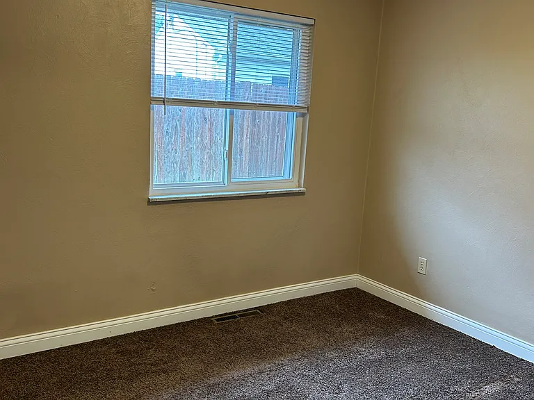 1023 Old Main St — Photo 14
