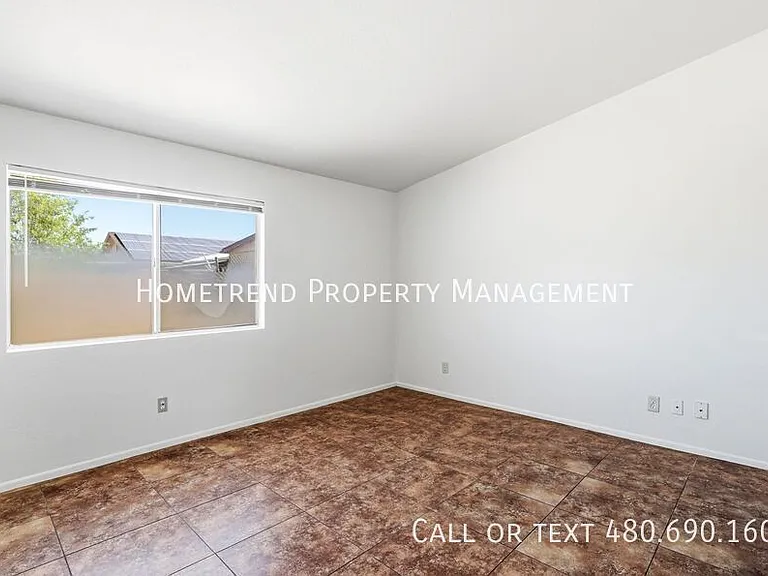 2510 E Dragoon Ave — Photo 5