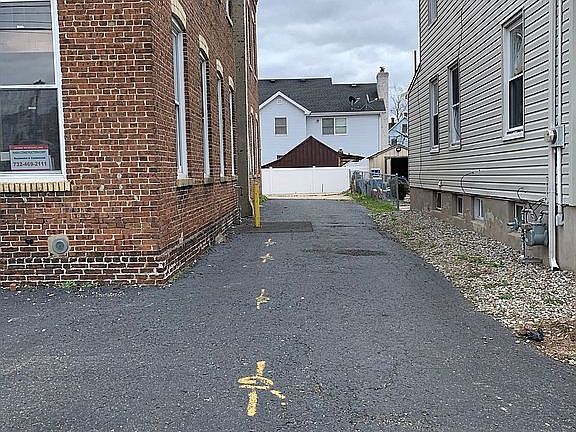 Right Side Driveway
