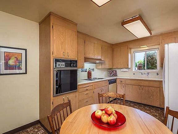 4th image of 2094 Randolph Dr
