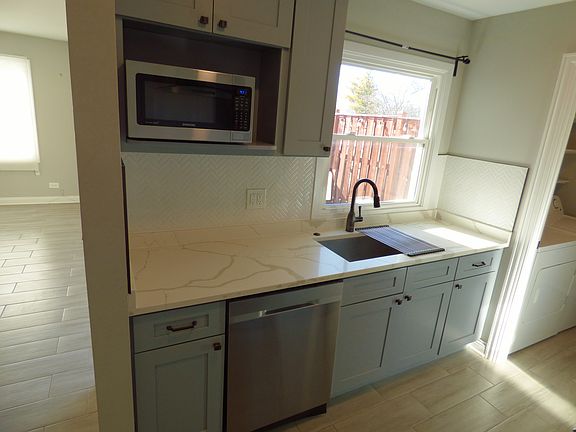 4th image of 1822 Stockton Dr
