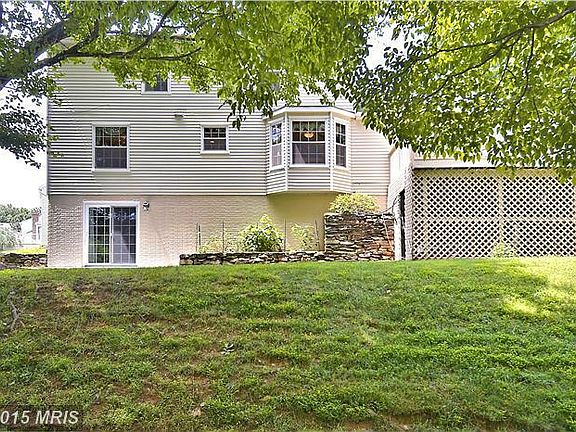 2nd image of 21 Oskaloosa Ct