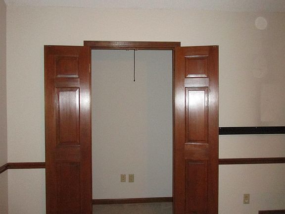 4th image of 5717 N Lake Oaks Dr