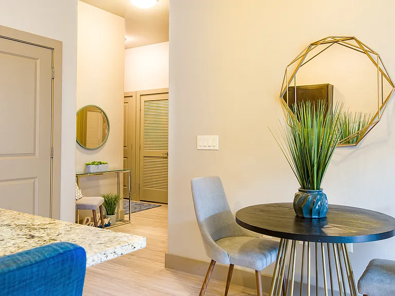 Sugar House Apartments By Urbana — Photo 41