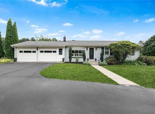 1392 Hope Rd, Hope, RI 02831