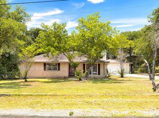 22735 Shady Forest Dr, Elmendorf, TX 78112