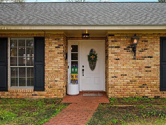 4th image of 467 Debellevue Dr