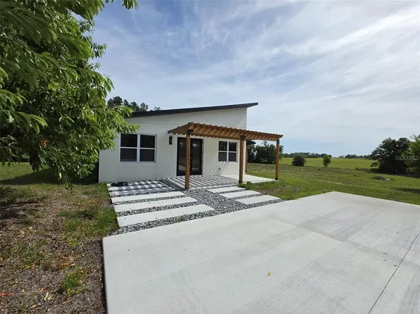 17951 SE 62nd St, Morriston, FL 32668