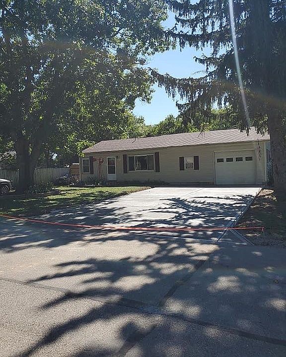 1st image of 2285 Canary Ln
