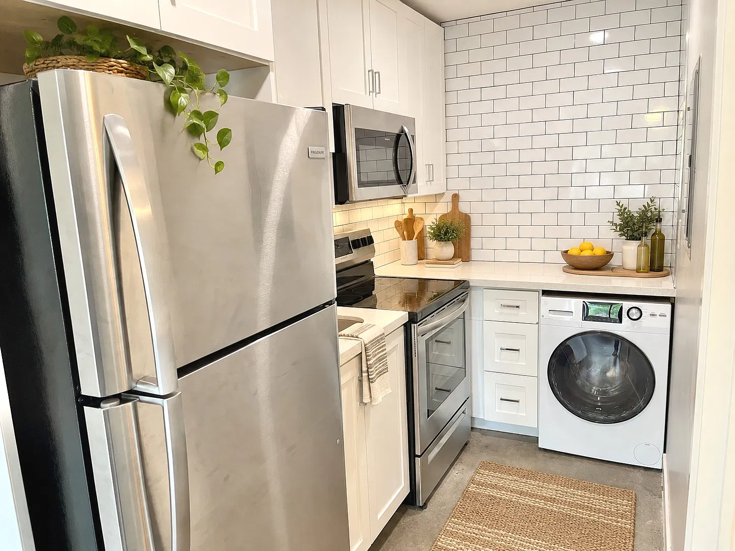 Studio, 300 sqft, $1,095 — Photo 4