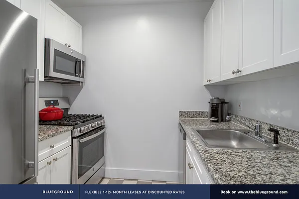 Rented by The Blueground | media 38