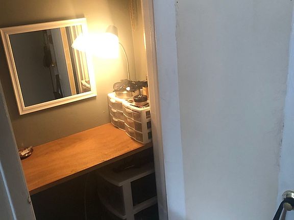 1122 D2 sitting area