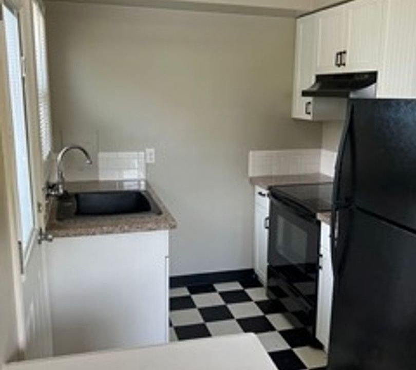 1st image of 587 N Rosa Parks Way APT 5