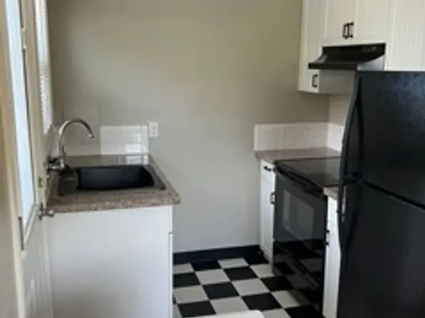 587 N Rosa Parks Way APT 5, Portland, OR 97217