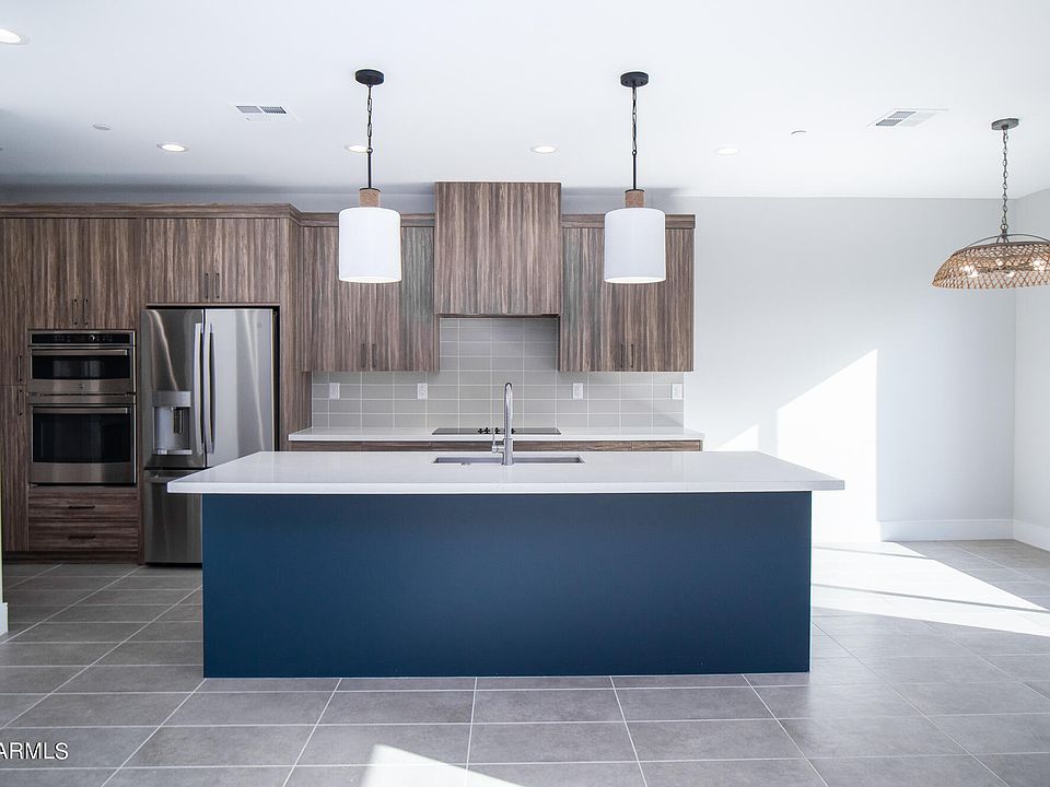 1st image of 161 E Lexington Ave #19